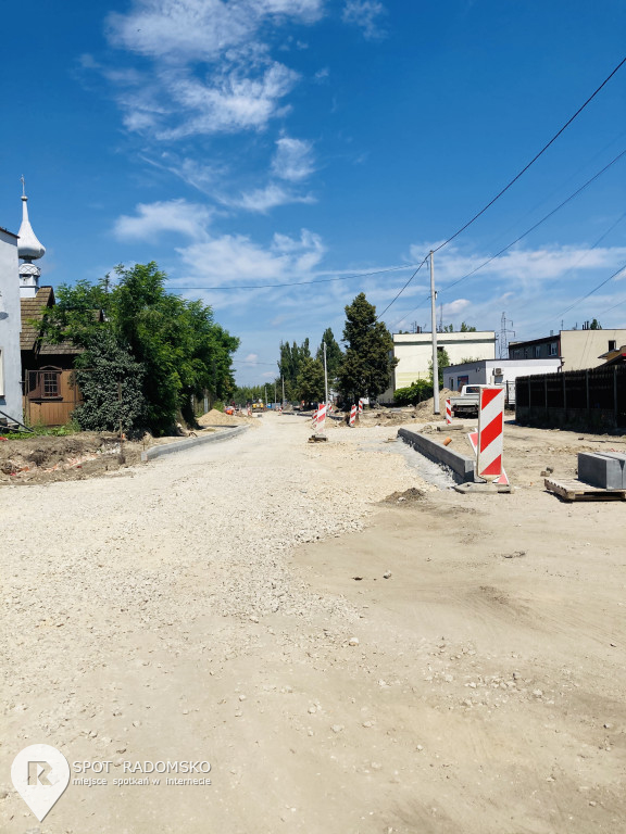 PRZEBUDOWA UL. ŚW. ROZALII W RADOMSKU|LIPIEC 2020