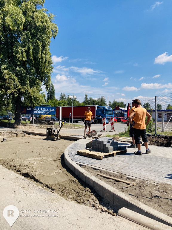 PRZEBUDOWA UL. ŚW. ROZALII W RADOMSKU|LIPIEC 2020