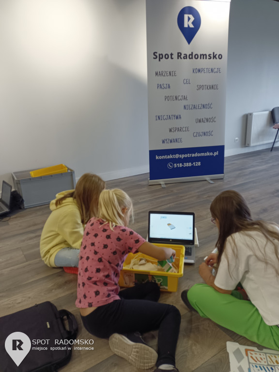 Warsztaty z robotyki i programowania w GOK Kodrąb