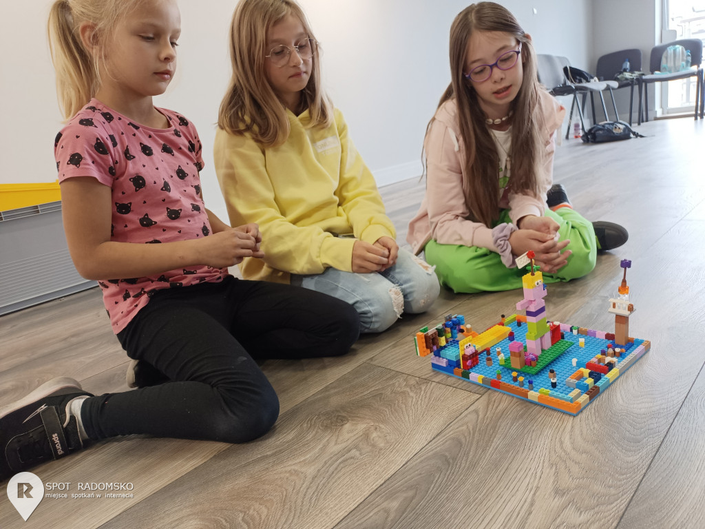 Warsztaty z robotyki i programowania w GOK Kodrąb