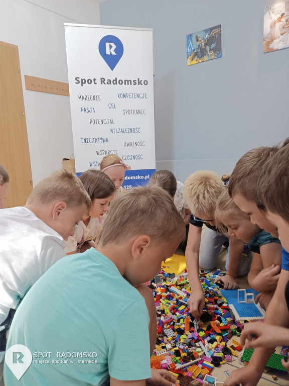 Warsztaty z robotyki i programowania w GOK Gidle