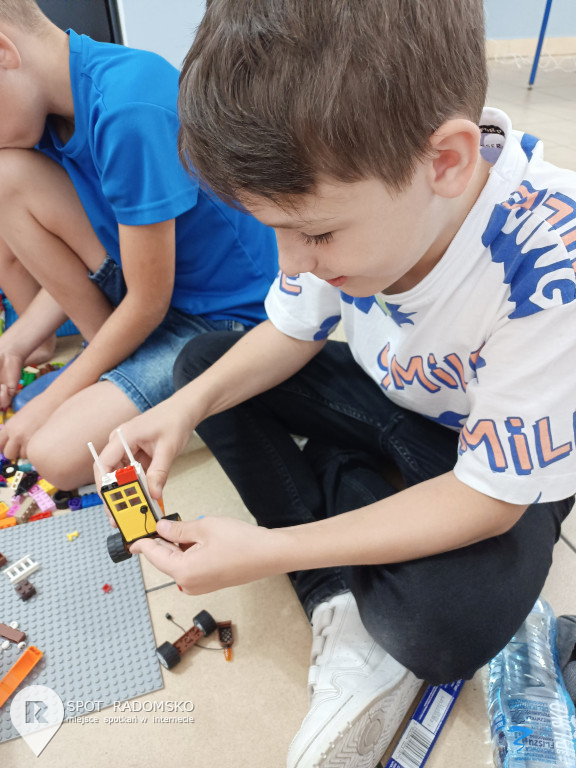 Warsztaty z robotyki i programowania w GOK Gidle