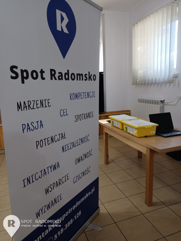 Warsztaty z robotyki i programowania w GOK Gidle