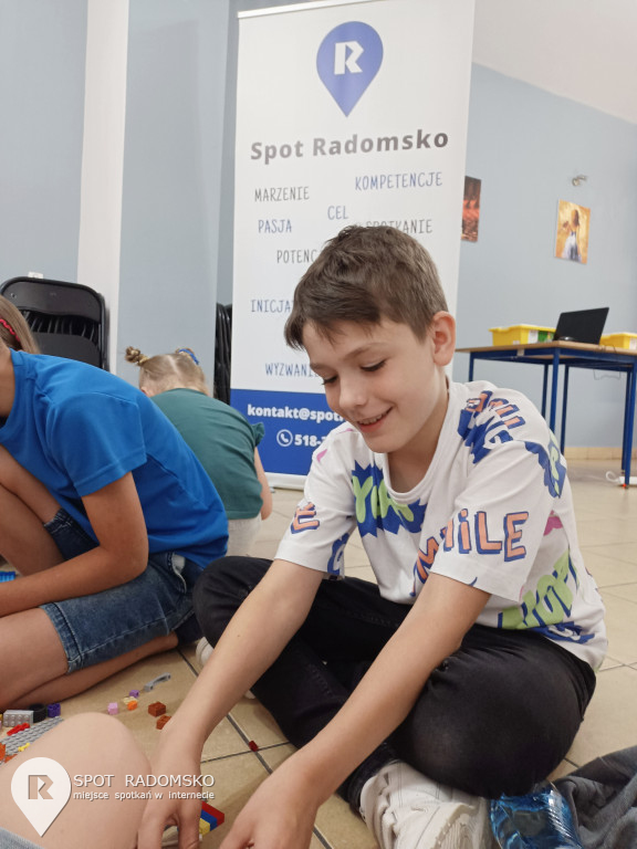 Warsztaty z robotyki i programowania w GOK Gidle