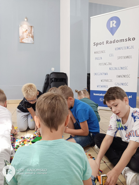 Warsztaty z robotyki i programowania w GOK Gidle