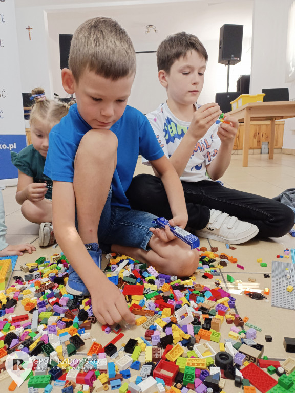 Warsztaty z robotyki i programowania w GOK Gidle