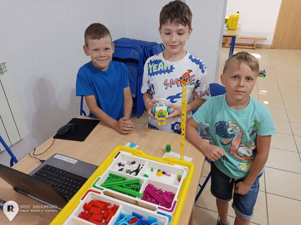 Warsztaty z robotyki i programowania w GOK Gidle