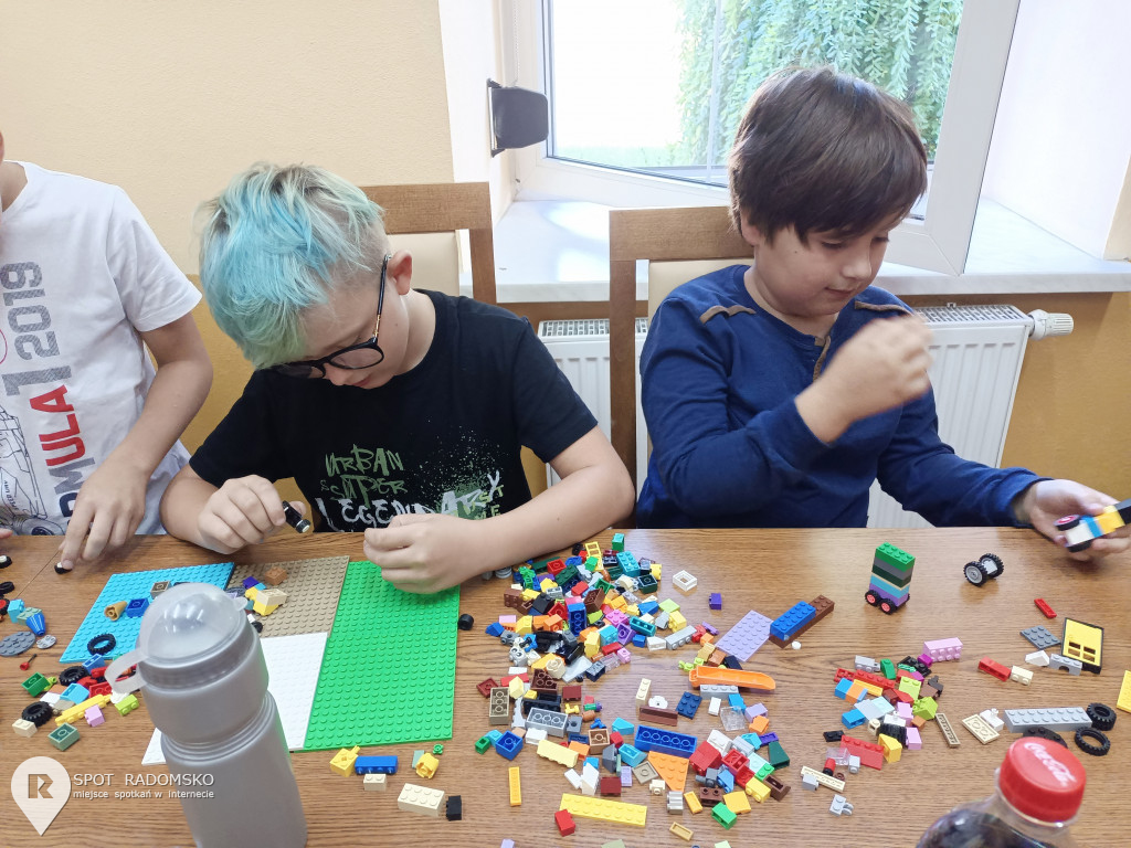 Warsztaty z robotyki i programowania w Dobryszycach