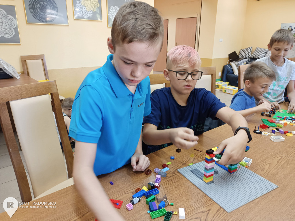 Warsztaty z robotyki i programowania w Dobryszycach