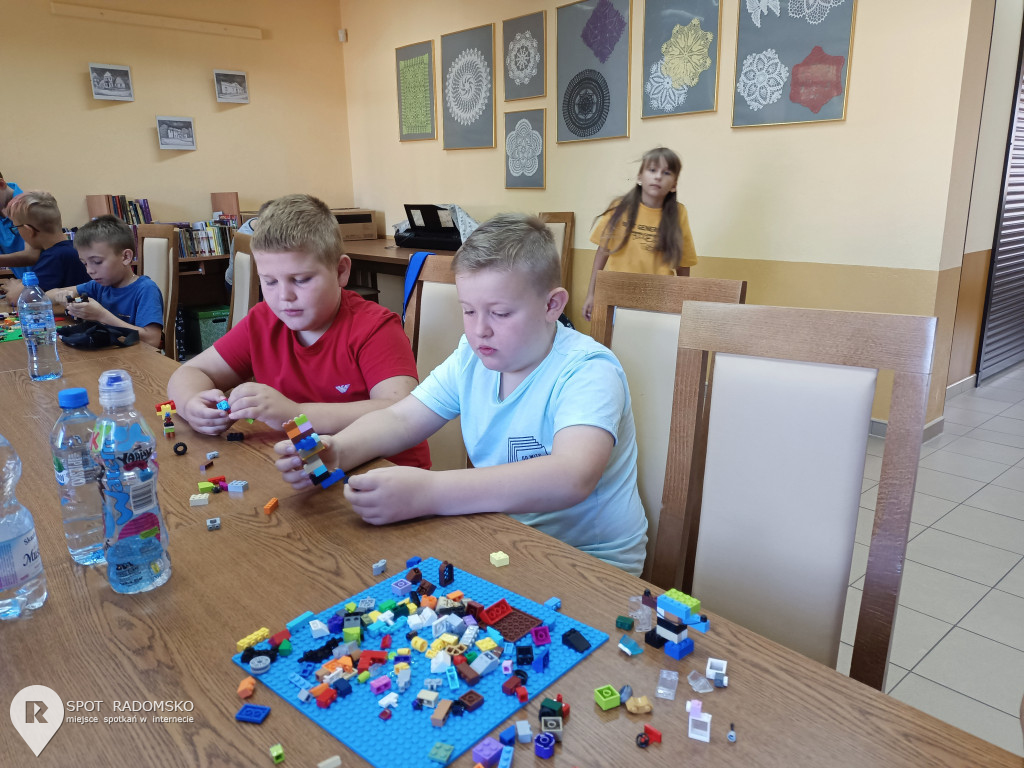 Warsztaty z robotyki i programowania w Dobryszycach