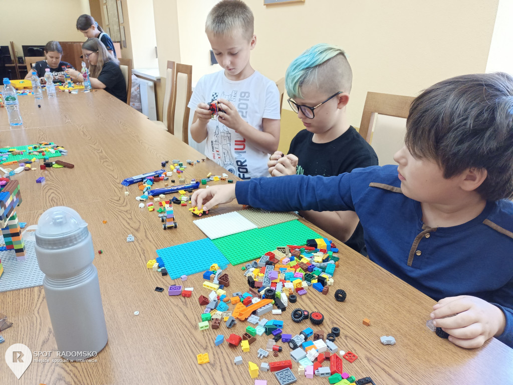Warsztaty z robotyki i programowania w Dobryszycach
