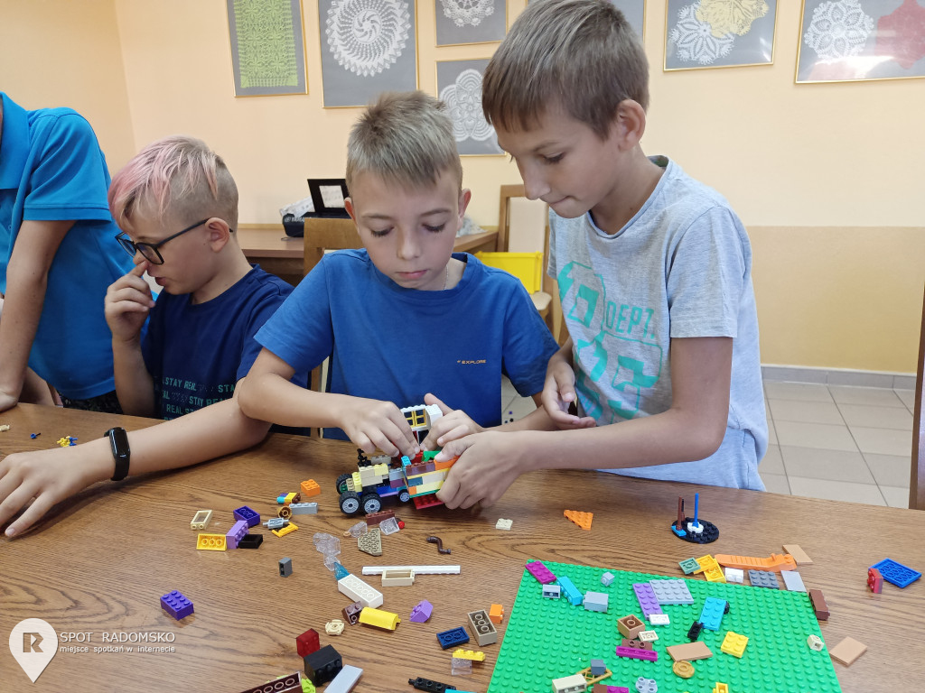Warsztaty z robotyki i programowania w Dobryszycach
