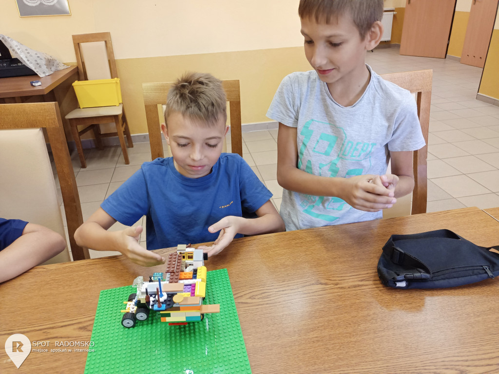 Warsztaty z robotyki i programowania w Dobryszycach