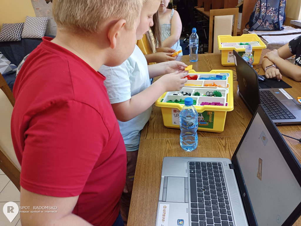 Warsztaty z robotyki i programowania w Dobryszycach