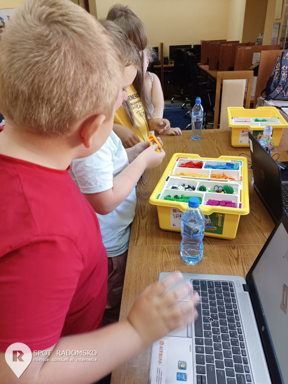 Warsztaty z robotyki i programowania w Dobryszycach