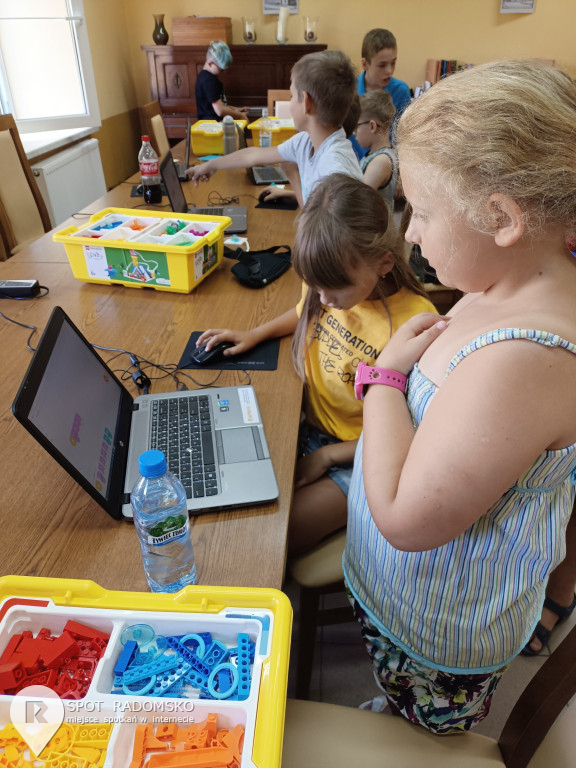 Warsztaty z robotyki i programowania w Dobryszycach