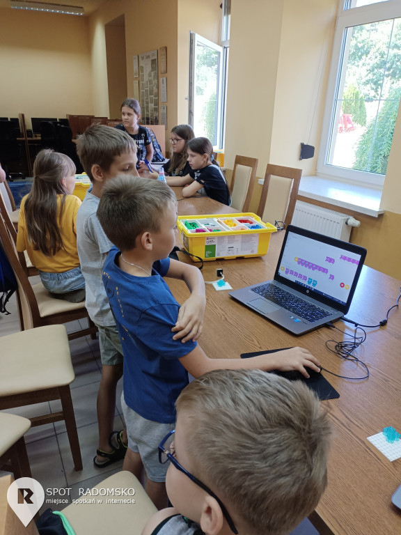 Warsztaty z robotyki i programowania w Dobryszycach