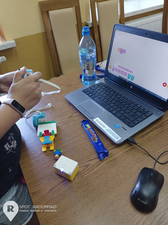 Warsztaty z robotyki i programowania w Dobryszycach