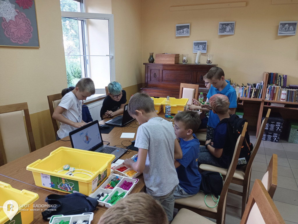 Warsztaty z robotyki i programowania w Dobryszycach