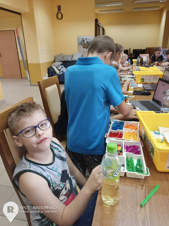 Warsztaty z robotyki i programowania w Dobryszycach