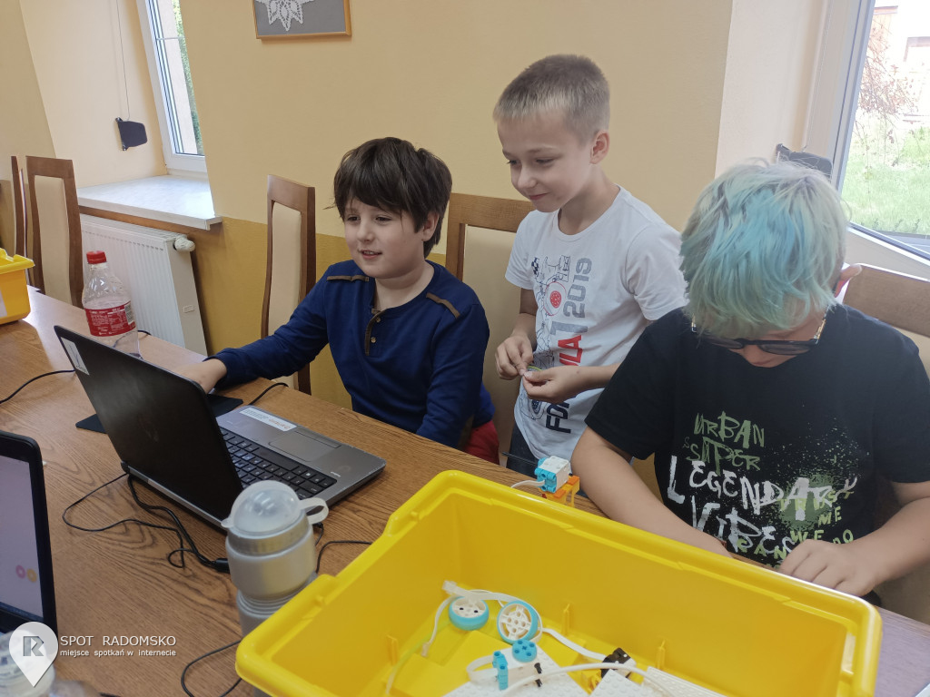 Warsztaty z robotyki i programowania w Dobryszycach
