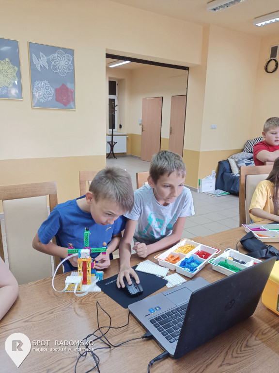 Warsztaty z robotyki i programowania w Dobryszycach