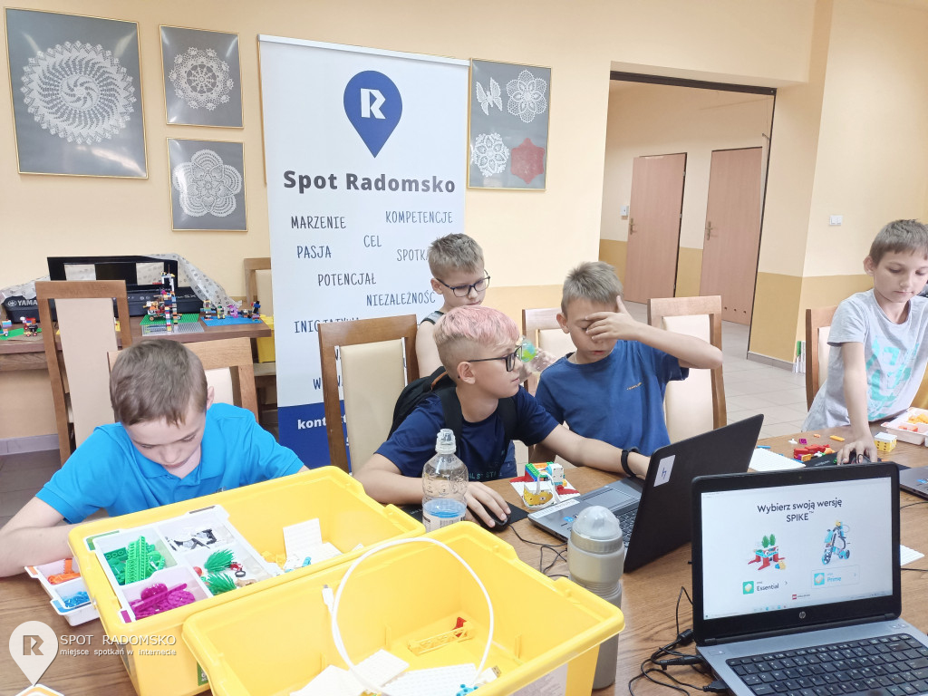 Warsztaty z robotyki i programowania w Dobryszycach