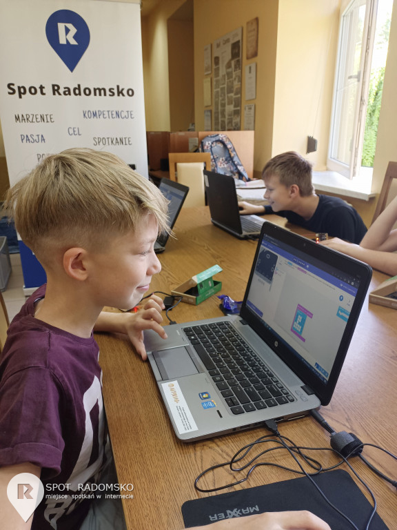 Warsztaty z robotyki i programowania w Dobryszycach