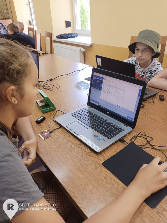 Warsztaty z robotyki i programowania w Dobryszycach