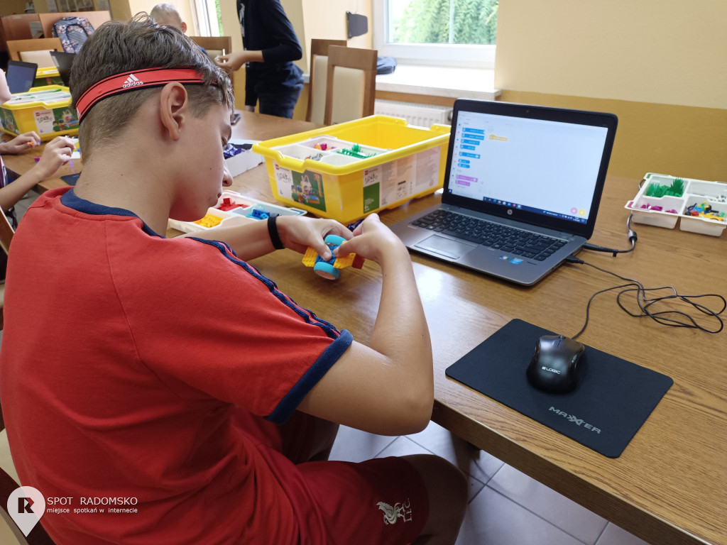 Warsztaty z robotyki i programowania w Dobryszycach