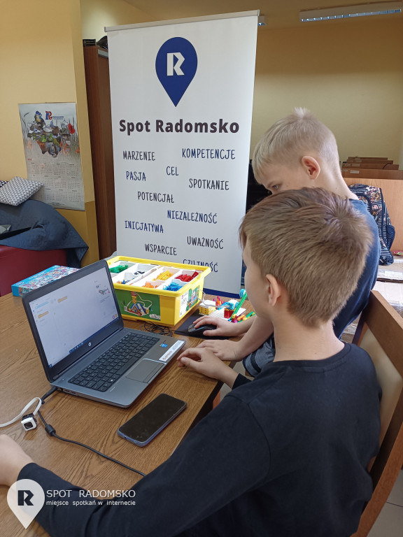 Warsztaty z robotyki i programowania w Dobryszycach