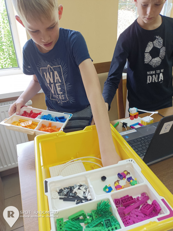 Warsztaty z robotyki i programowania w Dobryszycach