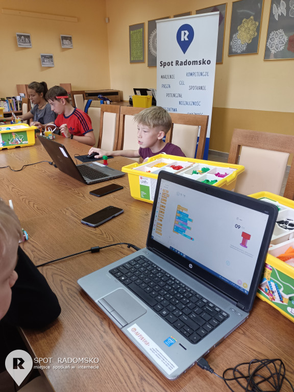 Warsztaty z robotyki i programowania w Dobryszycach