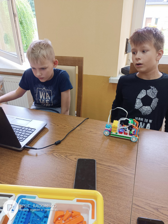 Warsztaty z robotyki i programowania w Dobryszycach