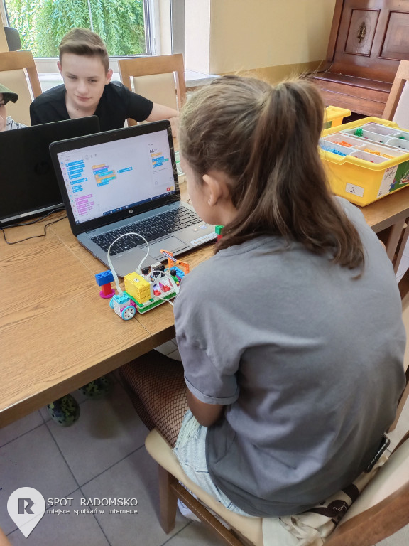 Warsztaty z robotyki i programowania w Dobryszycach