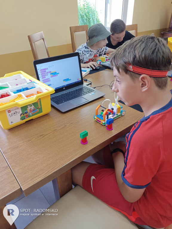 Warsztaty z robotyki i programowania w Dobryszycach
