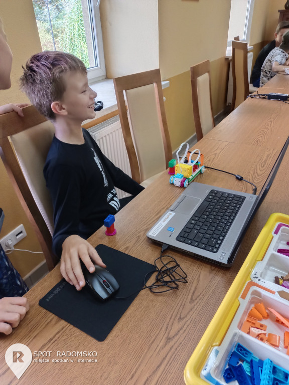 Warsztaty z robotyki i programowania w Dobryszycach