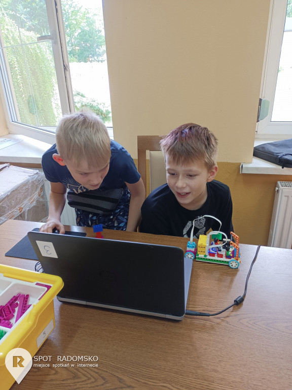 Warsztaty z robotyki i programowania w Dobryszycach