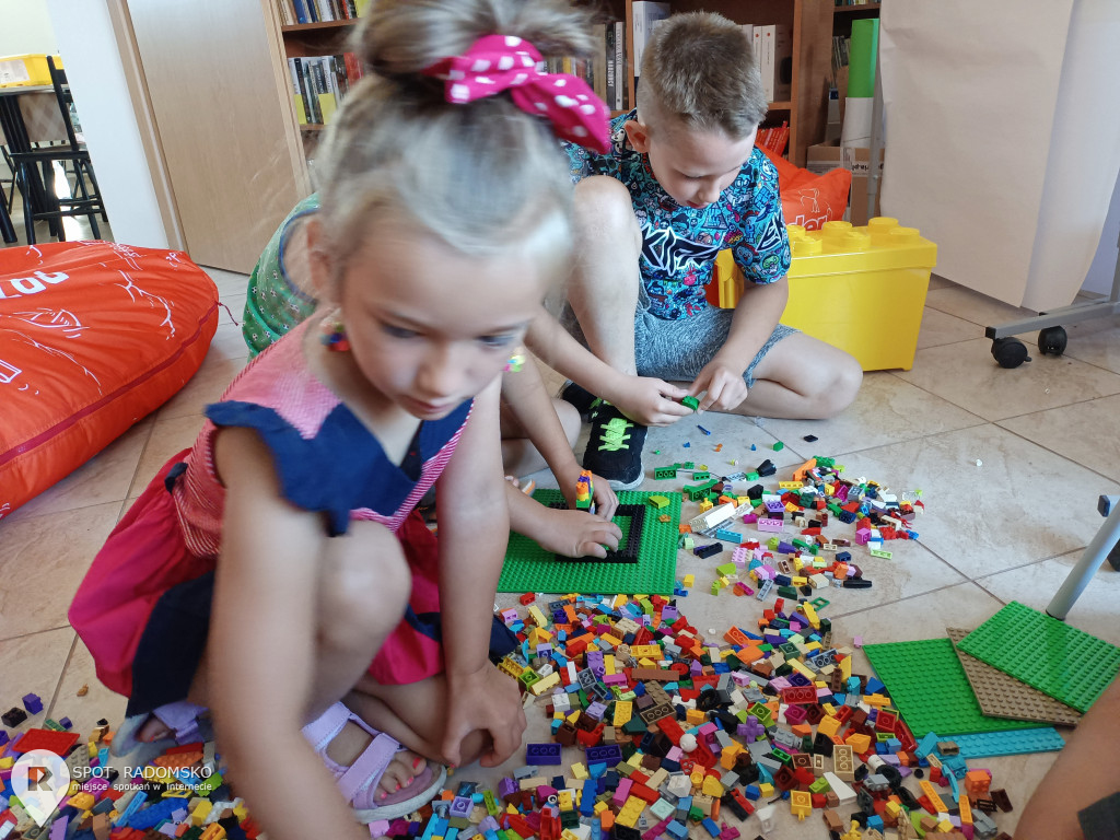 Warsztaty z robotyki i programowania w Bibliotece w Strzałkowie