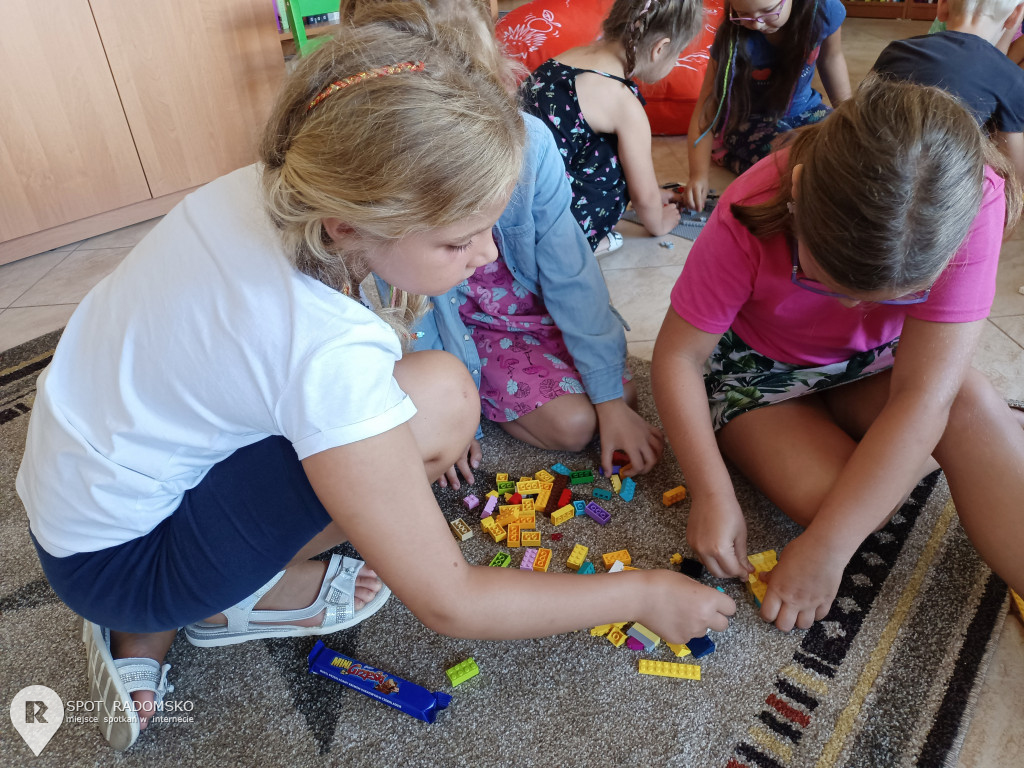 Warsztaty z robotyki i programowania w Bibliotece w Strzałkowie