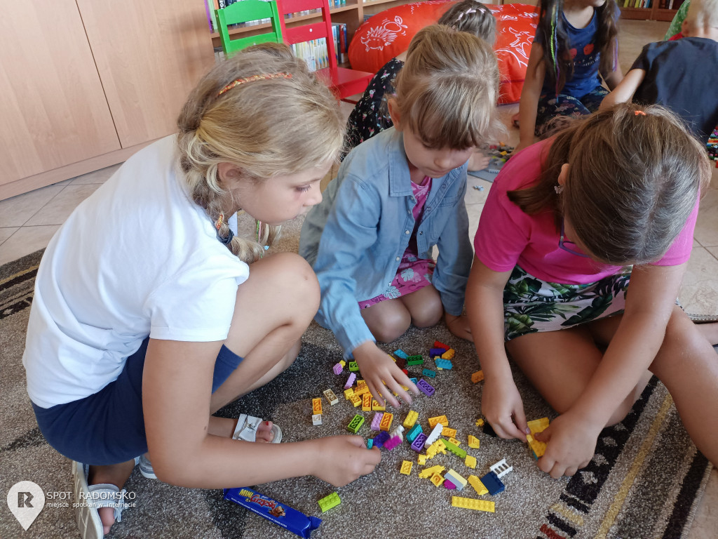 Warsztaty z robotyki i programowania w Bibliotece w Strzałkowie