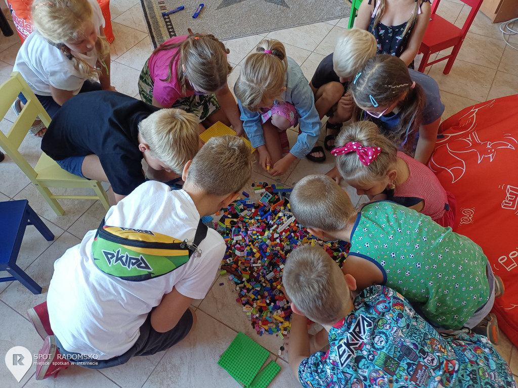 Warsztaty z robotyki i programowania w Bibliotece w Strzałkowie