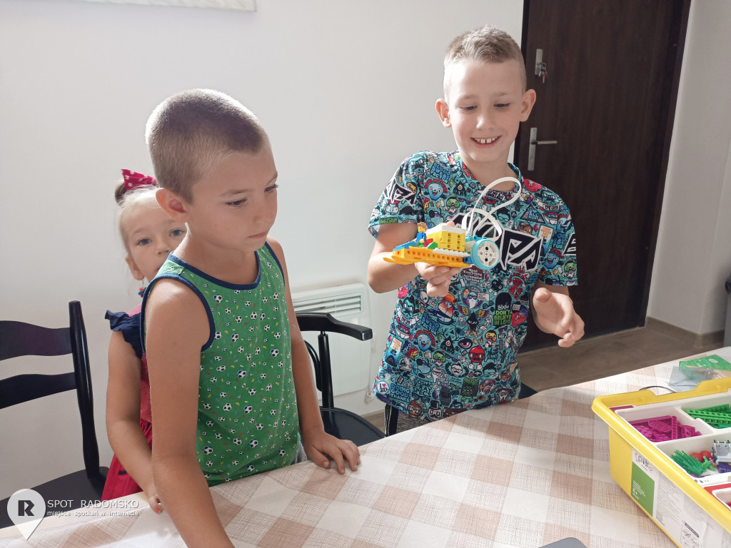Warsztaty z robotyki i programowania w Bibliotece w Strzałkowie