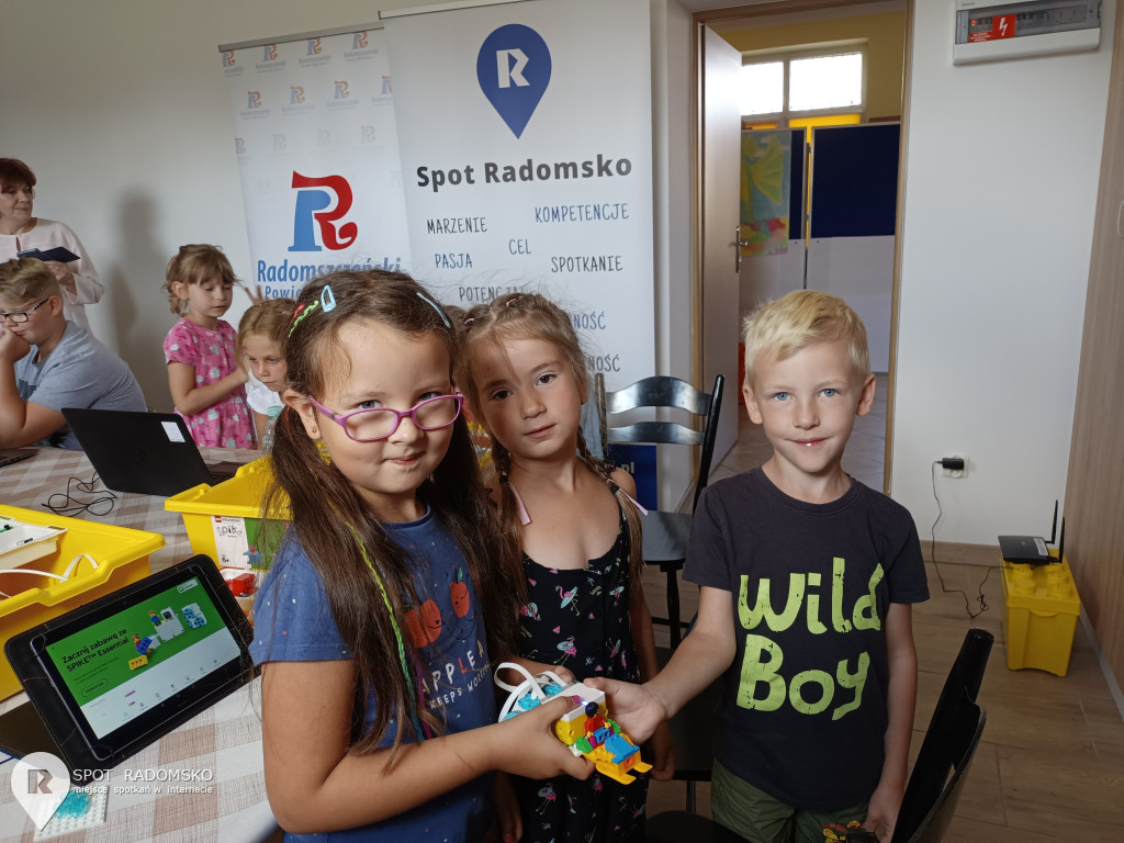 Warsztaty z robotyki i programowania w Bibliotece w Strzałkowie