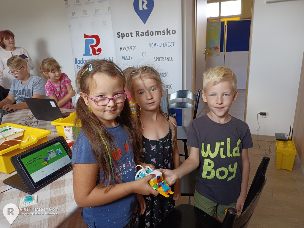 Warsztaty z robotyki i programowania w Bibliotece w Strzałkowie