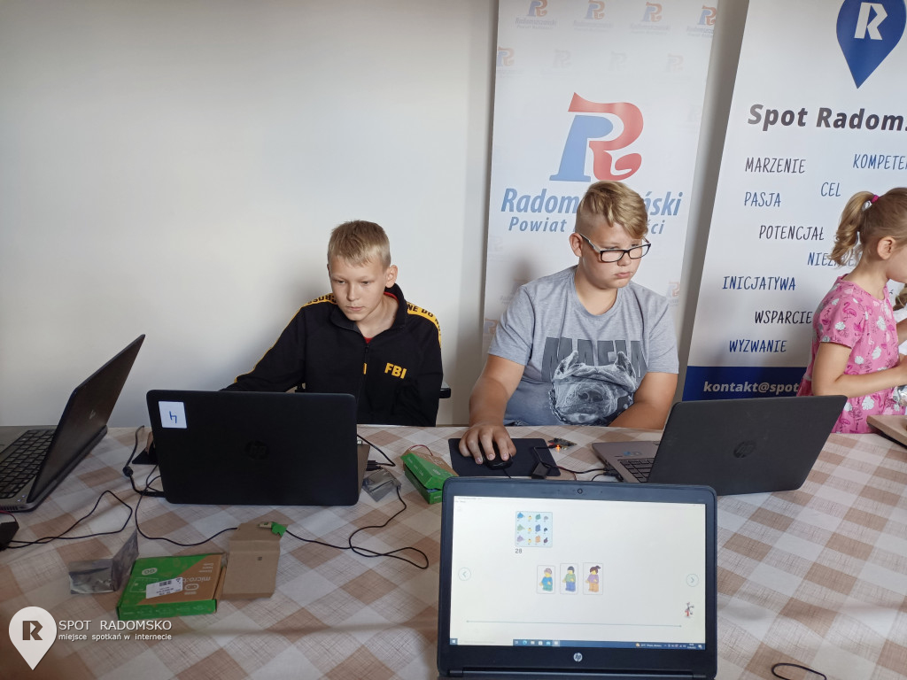 Warsztaty z robotyki i programowania w Bibliotece w Strzałkowie