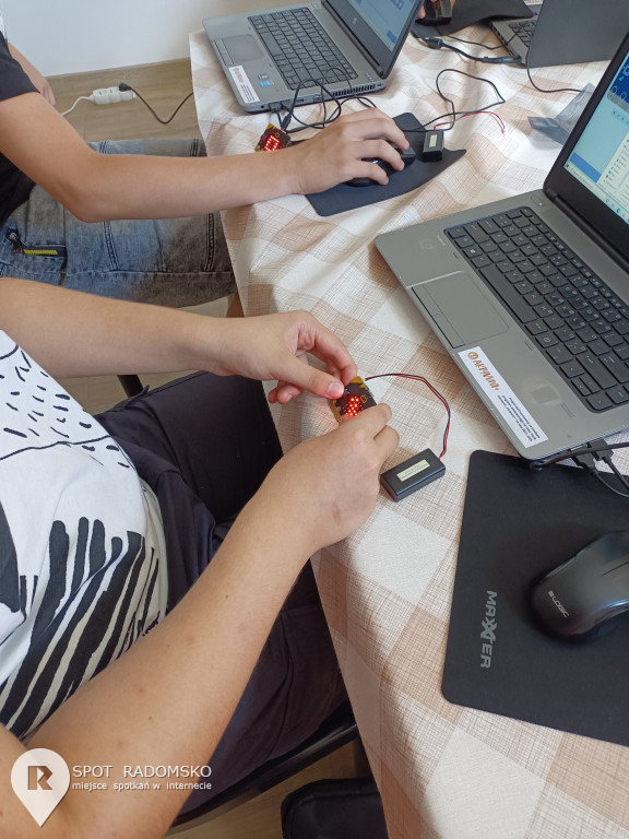 Warsztaty z robotyki i programowania w Bibliotece w Strzałkowie