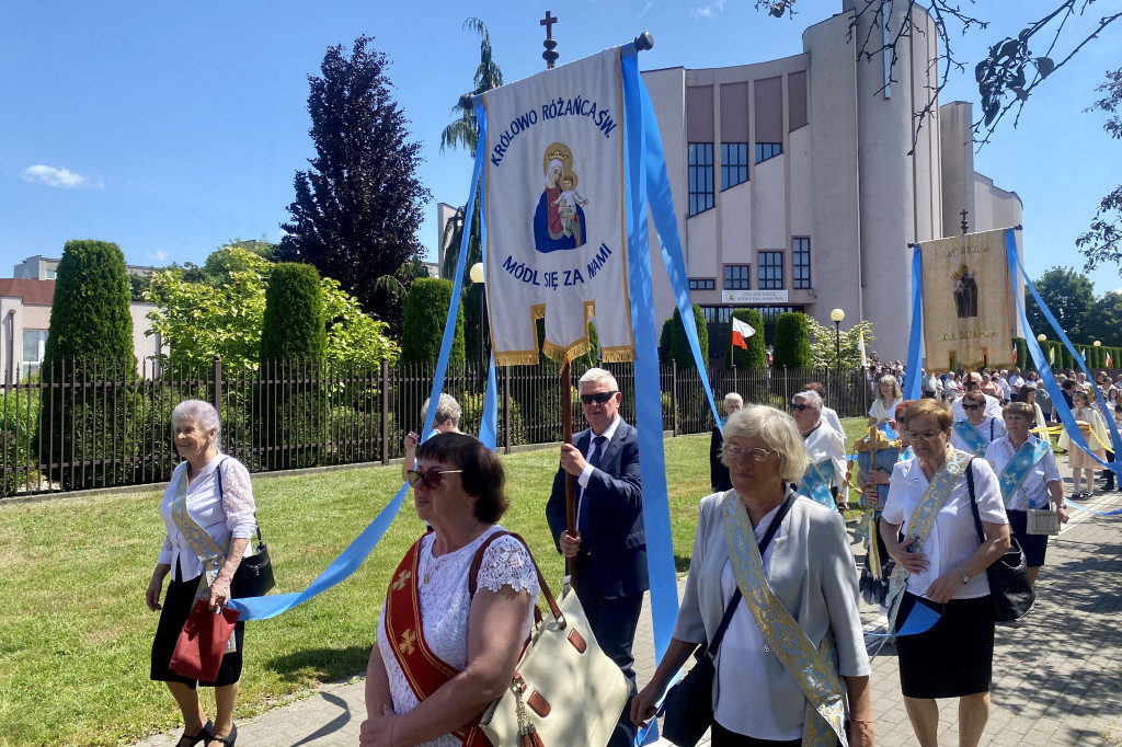 ⛪️ Procesja Bożego Ciała parafii NMP w Radomsku.