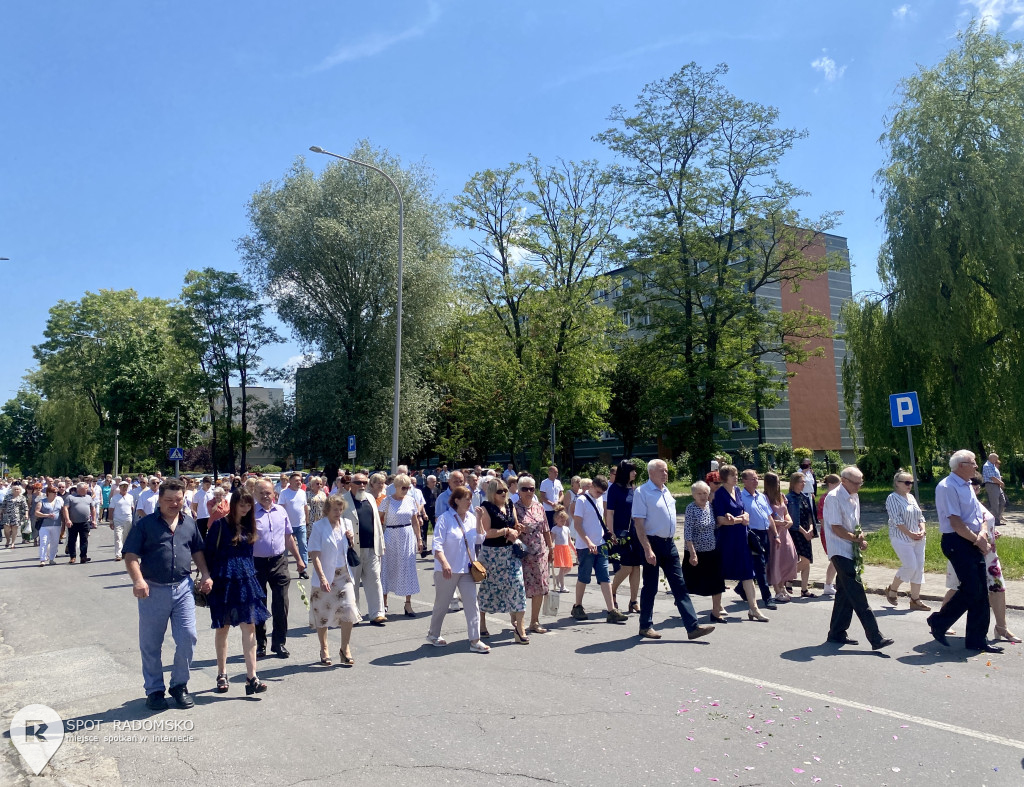 ⛪️ Procesja Bożego Ciała parafii NMP w Radomsku.