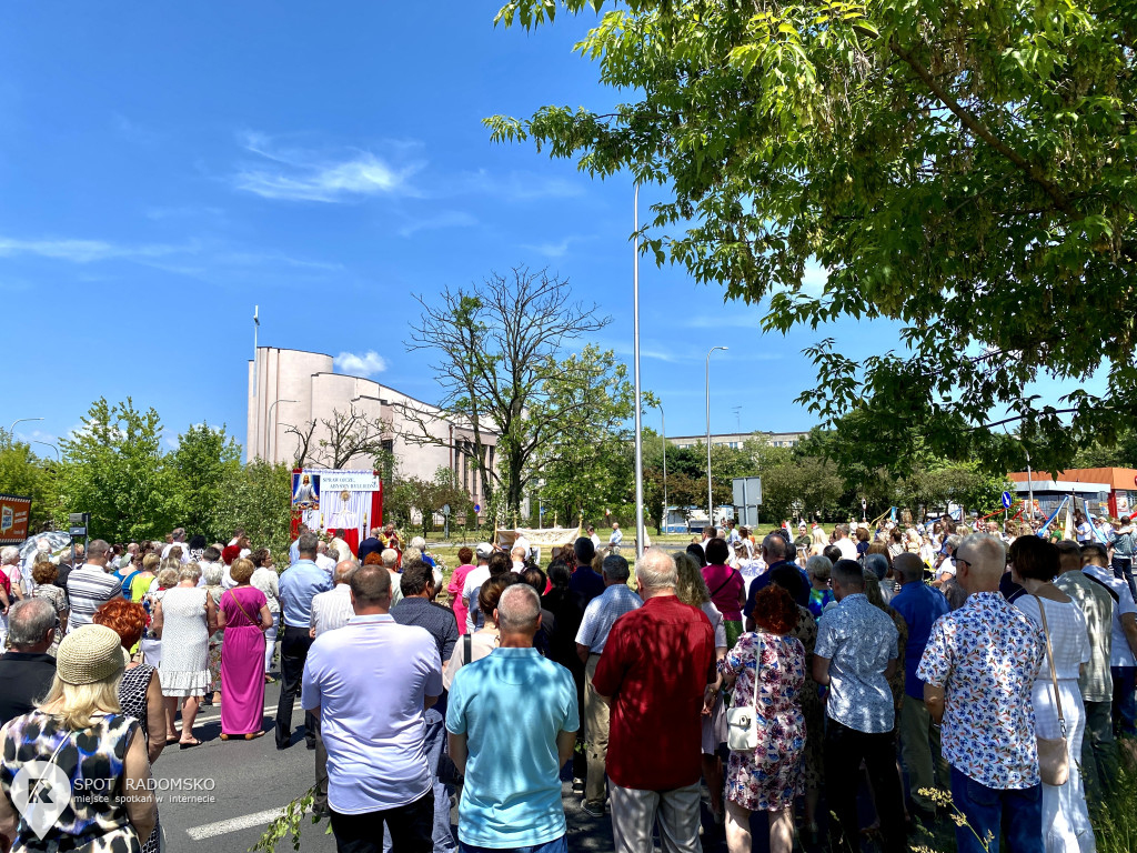 ⛪️ Procesja Bożego Ciała parafii NMP w Radomsku.